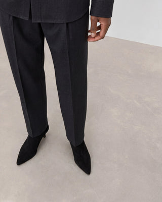 Monroe - Black Suede