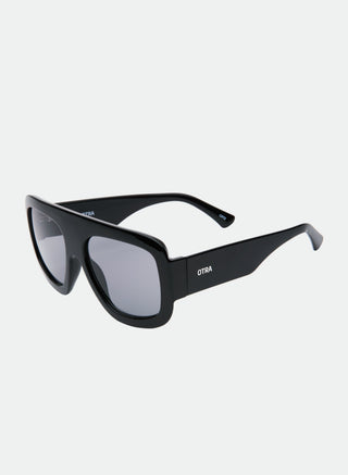 Vail sunglasses in Black/Smoke