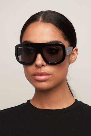 Vail sunglasses in Black/Smoke
