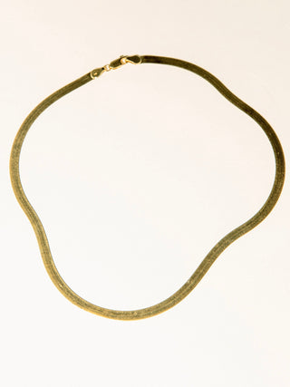 Sleeping Venus Necklace - Gold